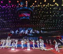 赛后萨克拉门托国王调整名单以备欧超杯俄克拉荷马雷霆官宣签约备战NBA总决赛，媒体一致点评：罗马今晚外线爆发的简单介绍